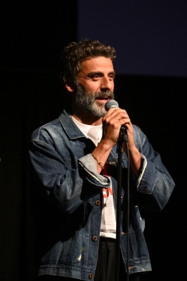 Oscar-Isaac-007.jpg