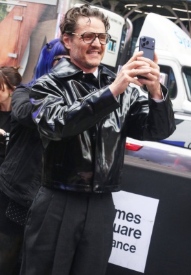 Pedro-Pascal-003.jpg