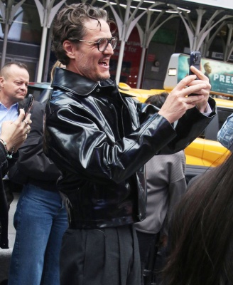 Pedro-Pascal-022.jpg